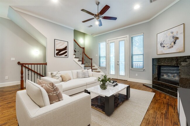 4323 Dickason Ave, Unit 10 in Dallas, TX - Building Photo - Building Photo