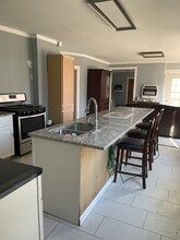 301 Riverside Ave, Unit FirstFloorFront in Scotia, NY - Foto de edificio - Building Photo