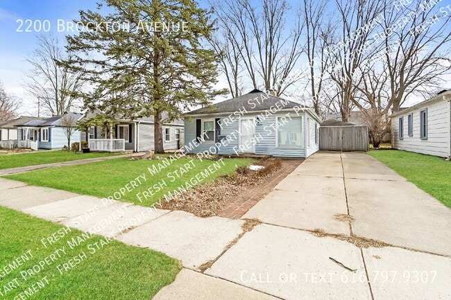 2200 Brockton Ave in Royal Oak, MI - Building Photo - Building Photo