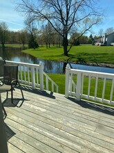 73 Midlake Cir in East Syracuse, NY - Foto de edificio - Building Photo