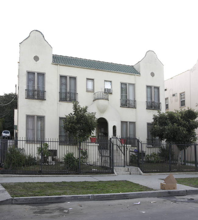 122-124 1/2 S Westmoreland Ave in Los Angeles, CA - Building Photo - Building Photo