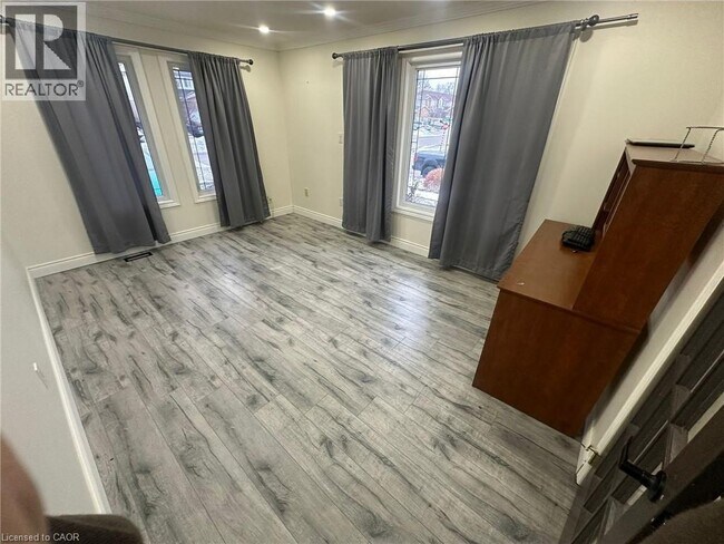 236 Langlaw Dr in Cambridge, ON - Building Photo - Building Photo