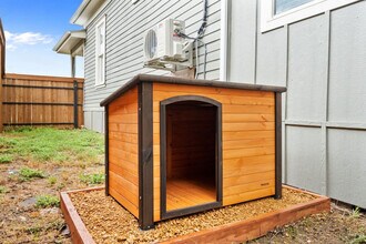 921 E Hattie St in Fort Worth, TX - Foto de edificio - Building Photo