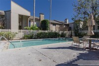 7025 N Holiday Dr - 16