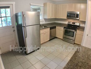 2066 St Lukes Dr in Charleston, SC - Building Photo - Building Photo