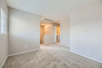 535 Primrose Hill Ave in Las Vegas, NV - Building Photo - Building Photo
