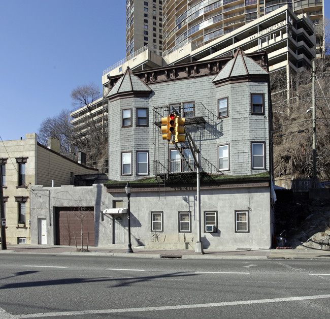 1917-1919 Willow Ave in Weehawken, NJ - Building Photo - Building Photo