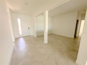 8577 St Kitts Cir in Englewood, FL - Building Photo - Building Photo