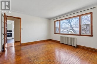 136 Haig St in St Catharines, ON - Building Photo - Building Photo