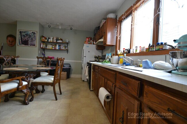 35 Shannon St, Unit 3 in Boston, MA - Foto de edificio - Building Photo
