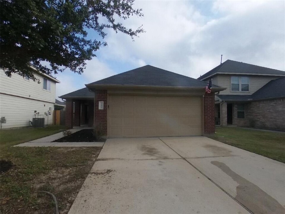 21454 Wilona Way in Houston, TX - Building Photo