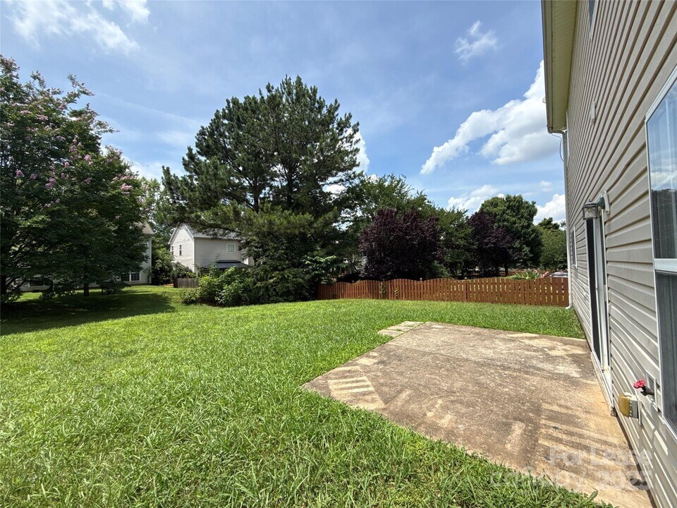 10218 Glenburn Ln in Charlotte, NC - Building Photo