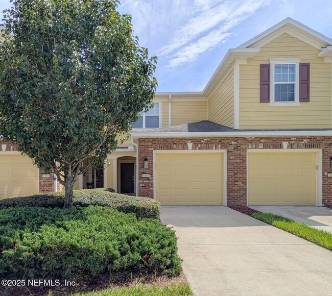 property at 6846 Roundleaf Dr