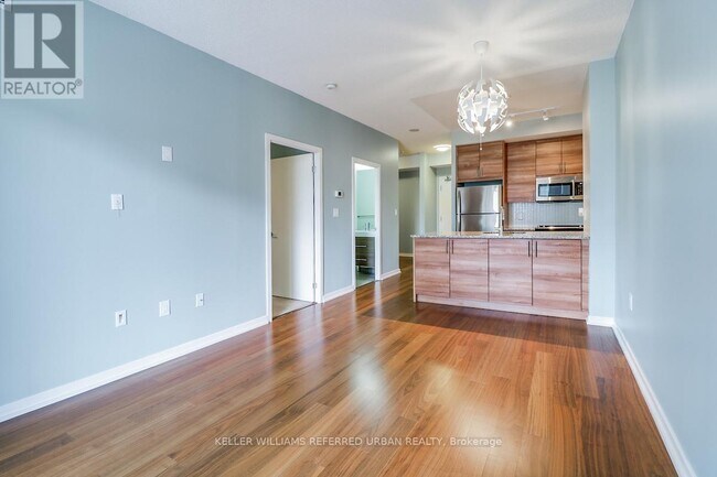 70-270 Forest Manor Rd in Toronto, ON - Building Photo - Building Photo