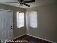 916 NW 2nd St photo'