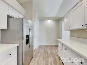 5044 N Vista Del Rancho Way in North Las Vegas, NV - Building Photo - Building Photo