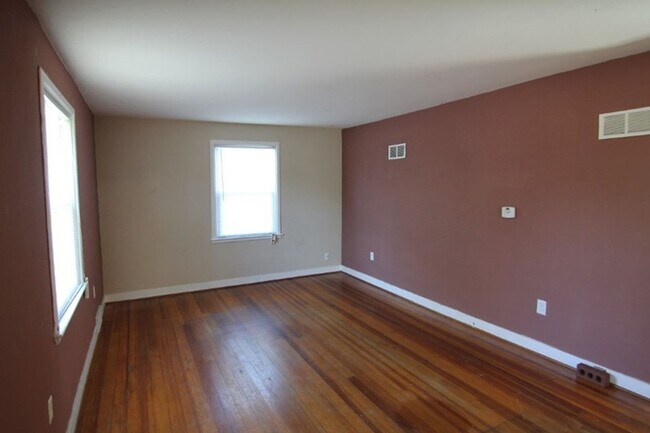 740 1/2-740 1/2 Sunset St in Iowa City, IA - Building Photo - Building Photo