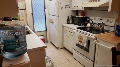 1855 Plunkett St-Unit -204 in Hollywood, FL - Foto de edificio - Building Photo