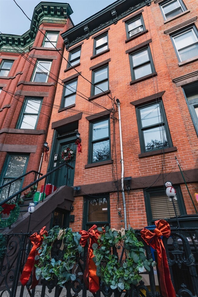 232.5 6th St in Jersey City, NJ - Building Photo - Building Photo