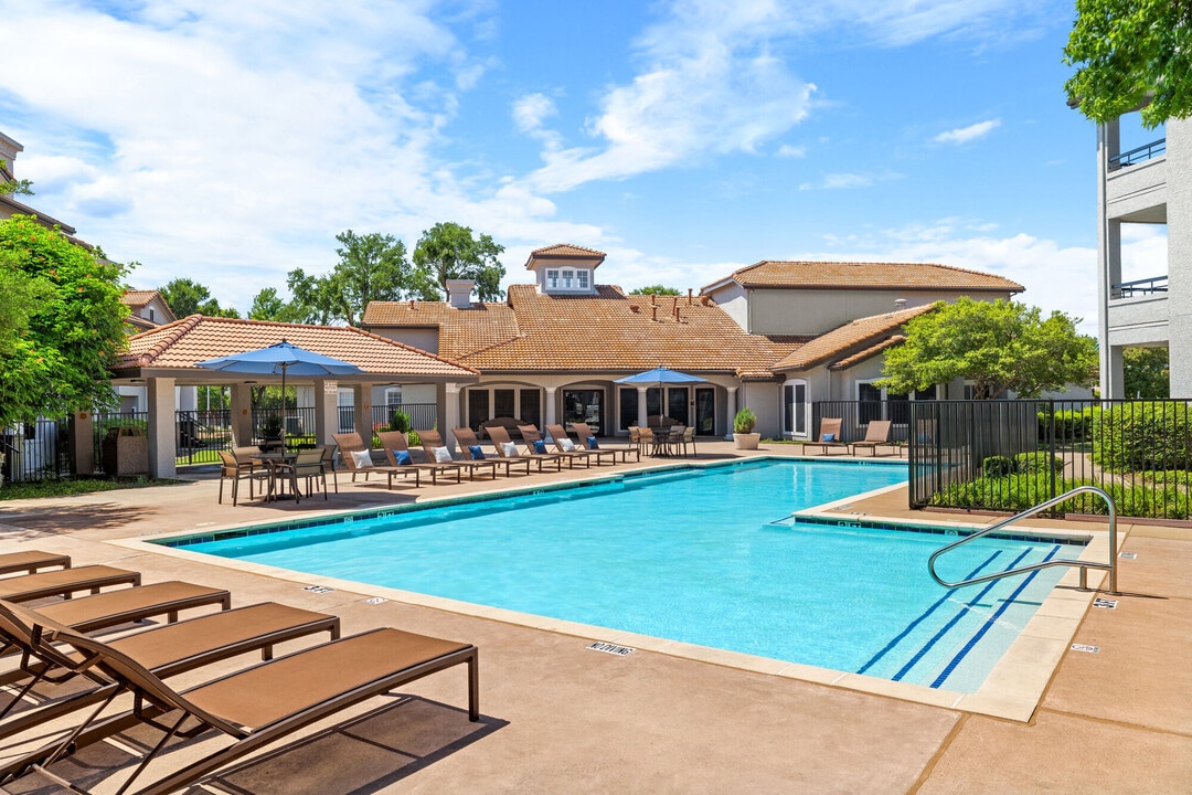 Rancho Palisades in Dallas, TX - Foto de edificio