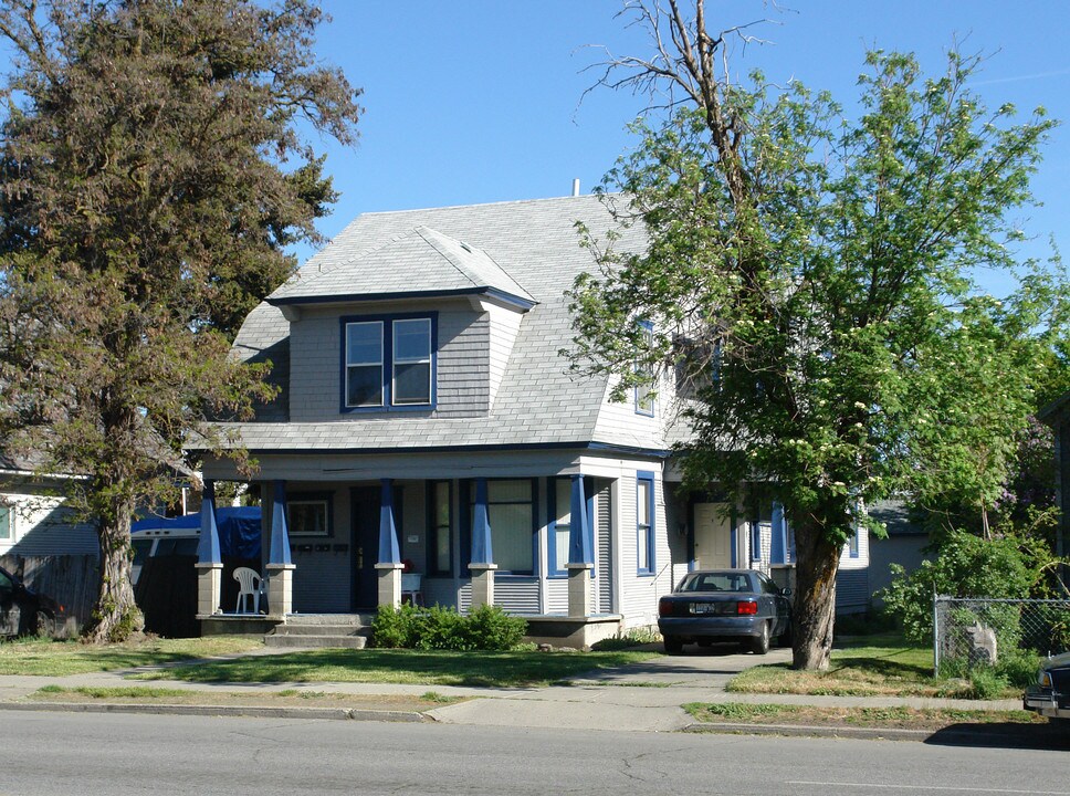 1124 W Maxwell Ave in Spokane, WA - Foto de edificio