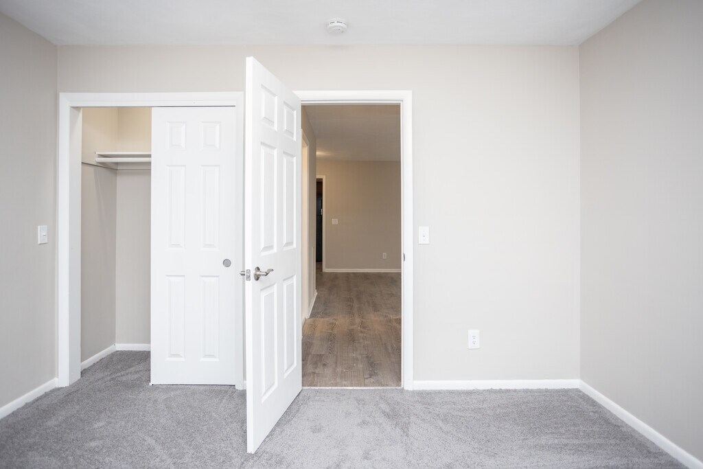 Country Manor Apartments in ster, NY