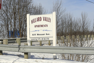 Willard Valley Apartments in Willard, OH - Foto de edificio - Building Photo