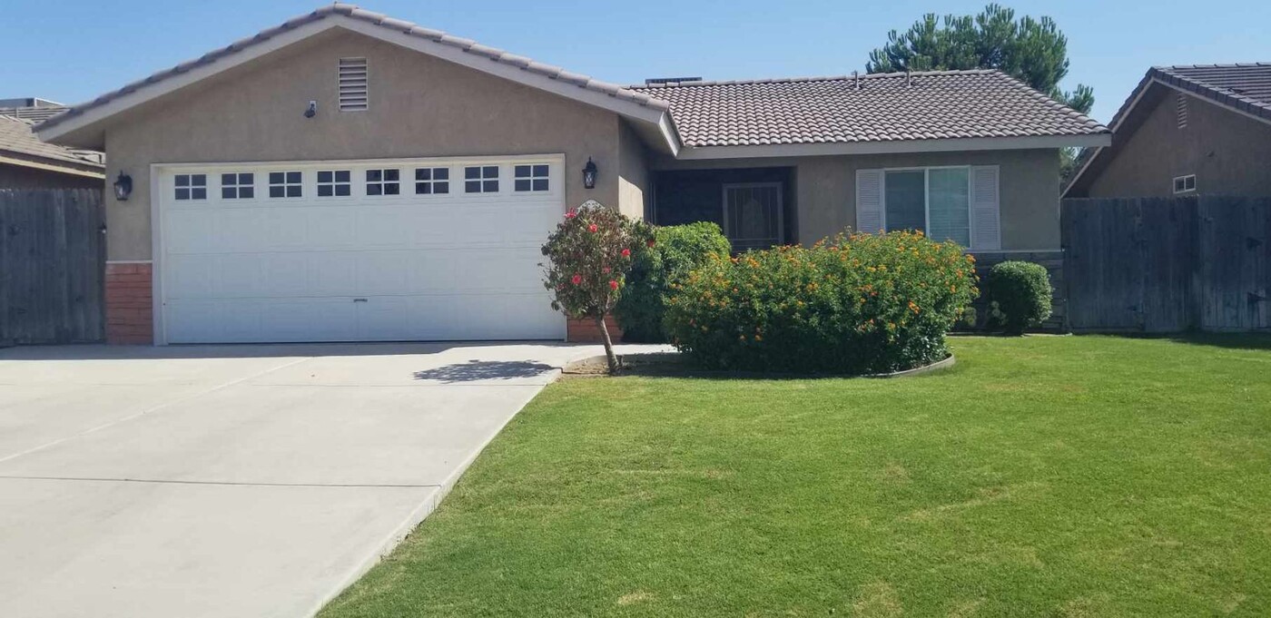 805 Sunset Meadow Ln in Bakersfield, CA - Foto de edificio