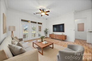 2938 Selwyn Ave in Charlotte, NC - Building Photo