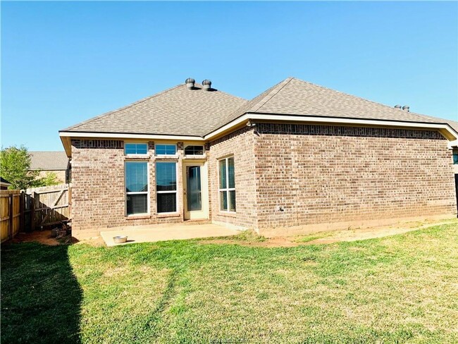 15313 Lowry Meadow Ln in College Station, TX - Building Photo - Building Photo