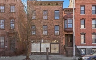 170 Washington Ave in Albany, NY - Building Photo