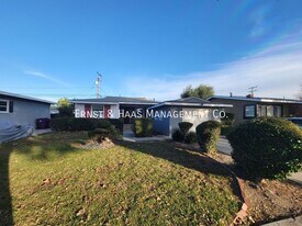 2862 Knoxville Ave in Long Beach, CA - Building Photo