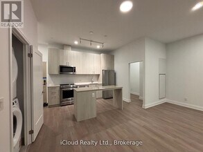 3250 Carding Mill Trail in Oakville, ON - Building Photo - Building Photo