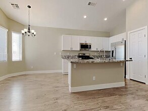 2913 Branch Creek Ct in Las Vegas, NV - Building Photo - Building Photo