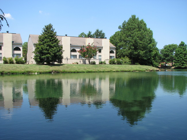 Woodchase Apartments in Cordova, TN - Building Photo - Building Photo