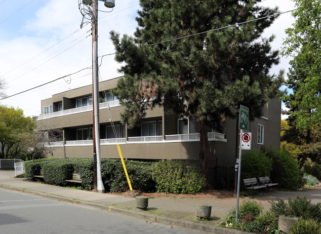 Laurel Park in Vancouver, BC - Building Photo - Building Photo