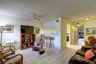 2420 Winding Creek Blvd in Clearwater, FL - Building Photo - Building Photo