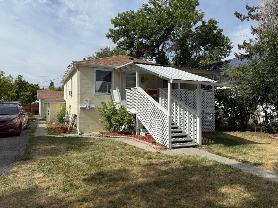 716 S 32nd St in Billings, MT - Building Photo