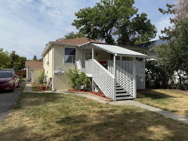 property at 716 S 32nd St