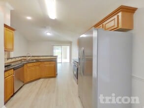 1695 Northglen Cir in Middleburg, FL - Foto de edificio - Building Photo