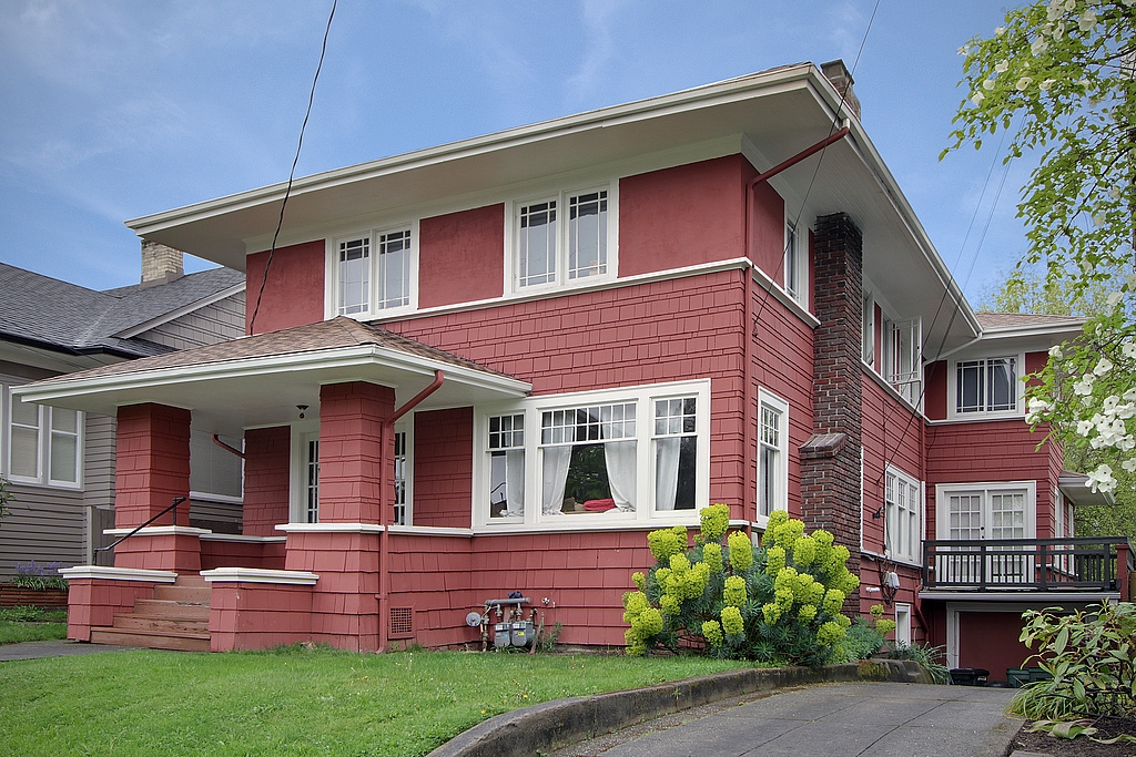 Casa Latona in Seattle, WA - Building Photo