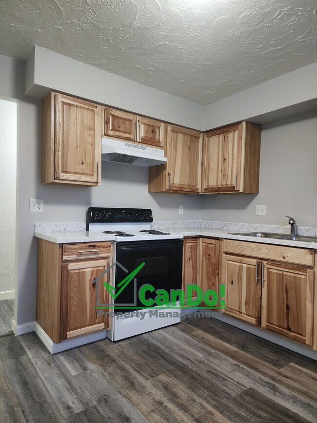 210 Carol Dr-Unit -2 in Blackfoot, ID - Building Photo - Building Photo