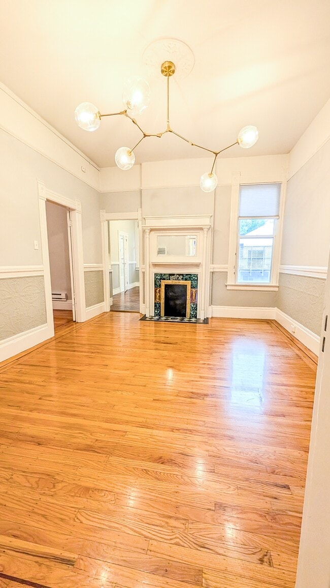 657 Castro St in San Francisco, CA - Building Photo - Building Photo