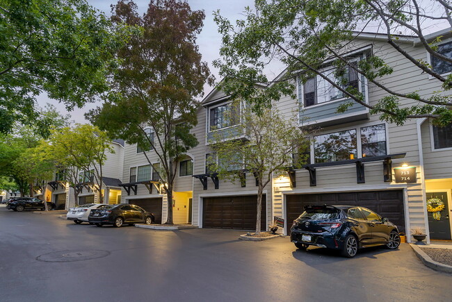 Deer Valley in San Rafael, CA - Foto de edificio - Building Photo