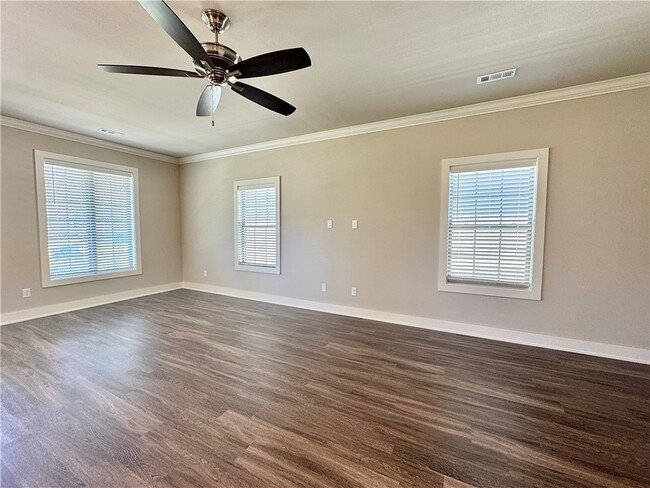 property at 811 NE Hts Ln