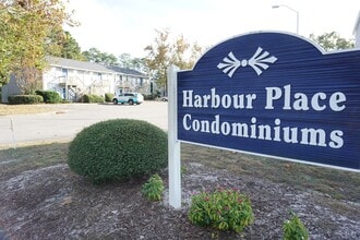 2505 Flint Dr in Wilmington, NC - Building Photo - Building Photo