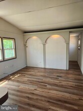 8 S Front St in St. Clair, PA - Building Photo - Building Photo