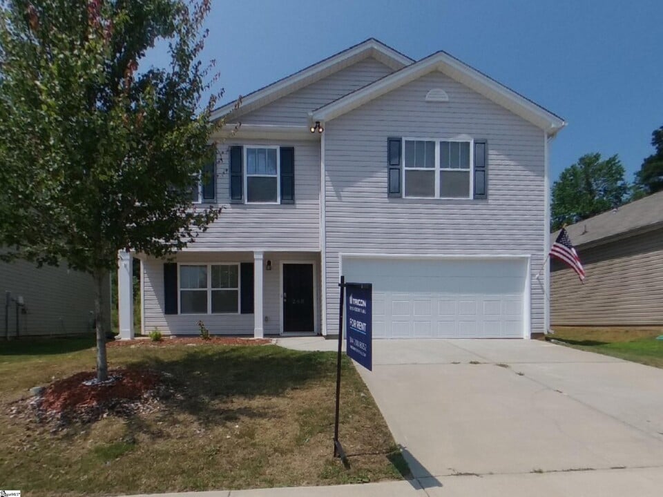 260 Miller Dr in Woodruff, SC - Building Photo