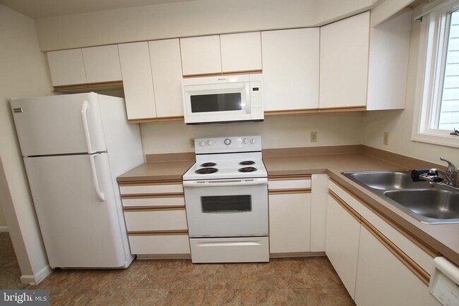 property at 22 Henlopen Gardens