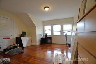 33 Newcastle Rd, Unit 3 in Boston, MA - Building Photo - Building Photo